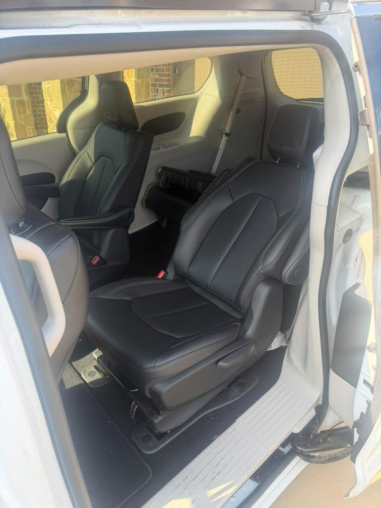 2021 Chrysler Pacifica — photo 6