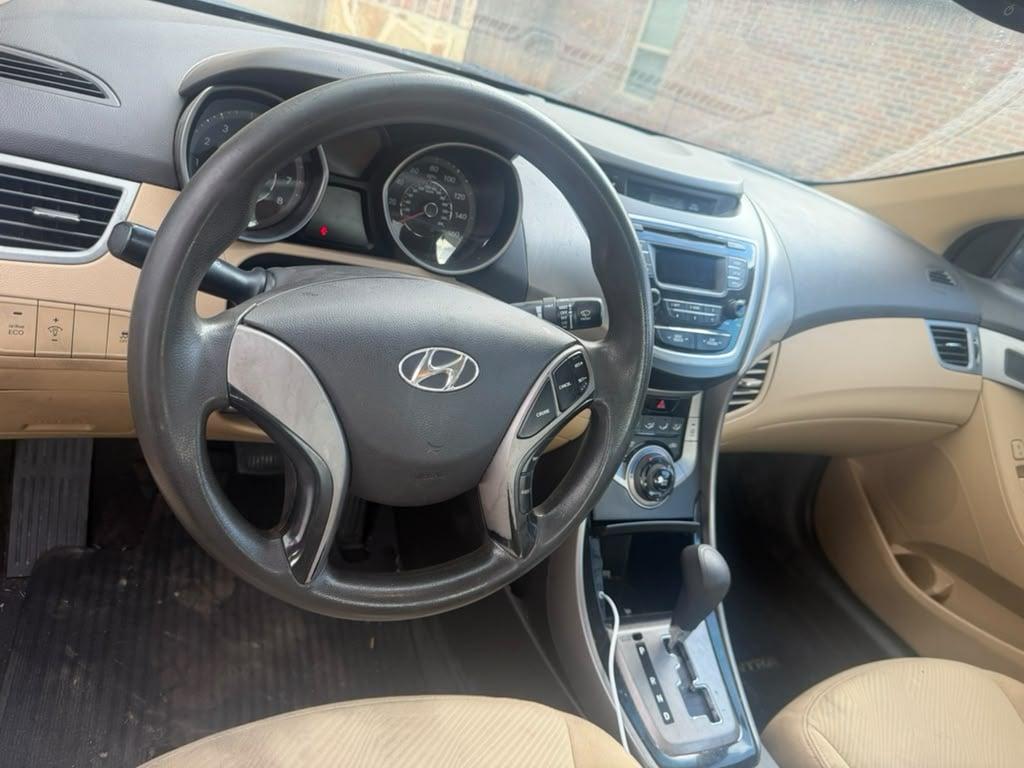 2012 Hyundai Elantra — photo 5
