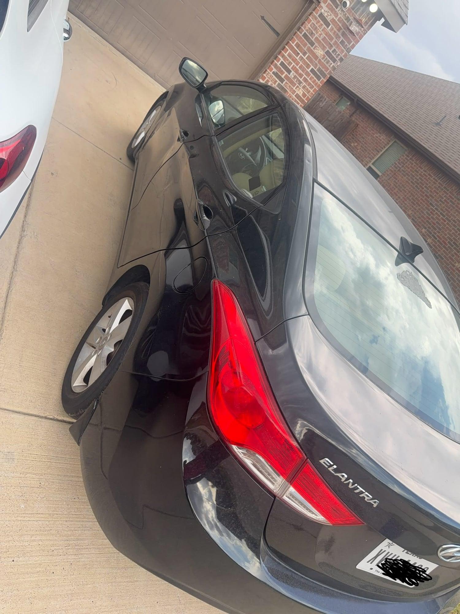 2012 Hyundai Elantra — photo 4