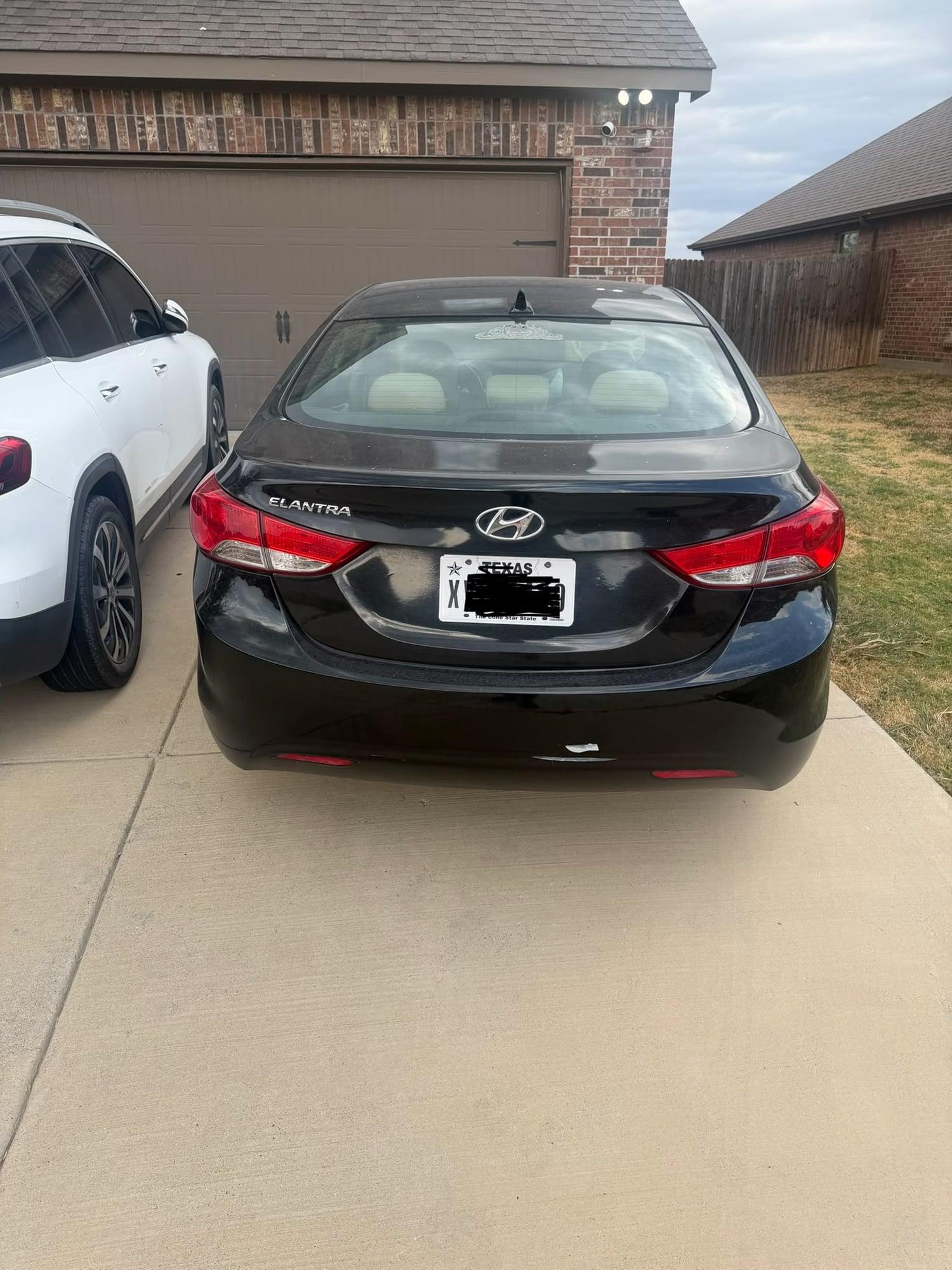 2012 Hyundai Elantra — photo 3
